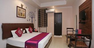 OYO 3697 Hotel Rivieraa - Rudrapur - Bedroom