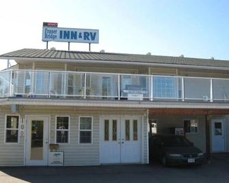 Fraser Bridge Inn & Rv Park - Quesnel - Gebouw