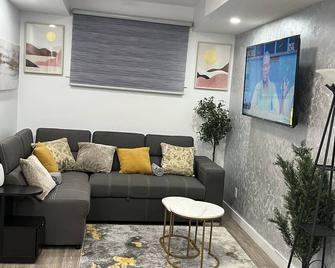 Beautiful 2 Bedroom Guest Suite In Leduc - Leduc
