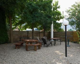 Park Motel - Hope - Patio