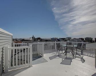 5 Houses Away From Beach! Lbi Brand New Home Available, Unit A Oceanside - Long Beach - Balcón