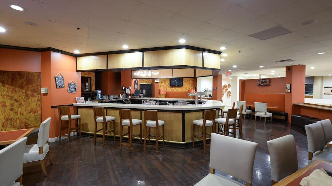 DoubleTree by Hilton Columbus-Worthington