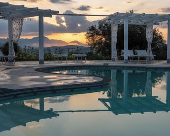 Boutique Hotel Casa Grimaldi - Matelica - Piscina