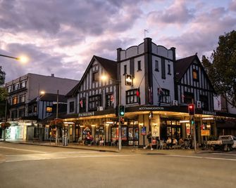 Tudor Hotel Redfern - Sydney