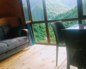 Begi Apart Bungalov - Rize - Wohnzimmer