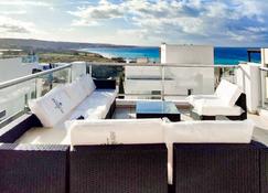 3 Bedroom Seaview Villa direct in Coral Bay with Pool - Peyia - Balcone