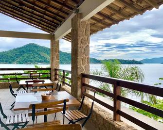 Santa Clara Hotel - Paraty - Balcón