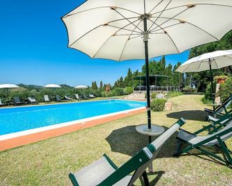 Villa Magna - Ten Bedroom Villa, Sleeps 20 - Volterra - Pool