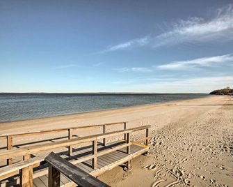 Walk to Beach: Long Island Wine Country Home! - Cutchogue - Playa
