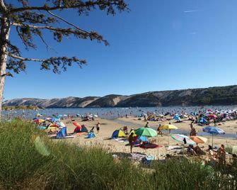 Apartmani Lucia - Rab - Pláž