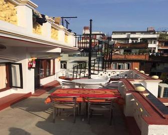 Kathmandu Boutique Hotel - Kathmandu - Balcony