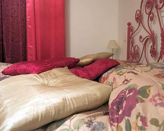 Villa Masullo - Mercogliano - Habitación