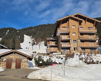 Apartment With Private Pool At The Foot Of The Slopes With Garage - Ski School At 300m - Villard-sur-Doron - Gebouw