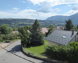 Hotel Les Chenets - Saint-Bonnet-en-Champsaur - Außenansicht