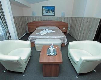 Praga Hotel - 烏蘭烏德 - 臥室