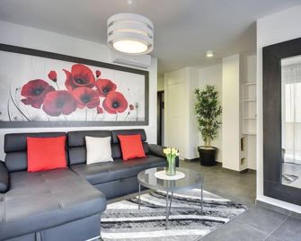 Villa Noemi by Interhome - Liznjan - Wohnzimmer