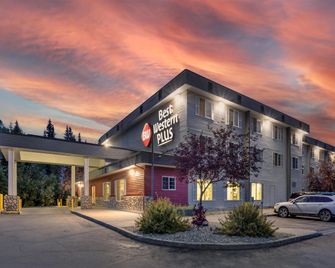 Best Western Plus Pioneer Park Inn - Fairbanks - Gebouw