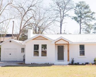 Cozy Historic District Cottage - Dothan - Building