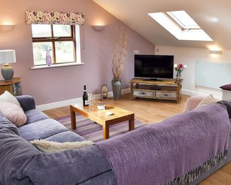 1 bedroom accommodation in Askwith, near Ilkley - Otley - Living room