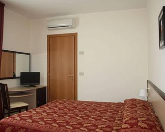 Motel Boston - Silvi Marina - Bedroom