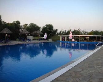 Surfing Beach Huts - Santa Maria - Piscina