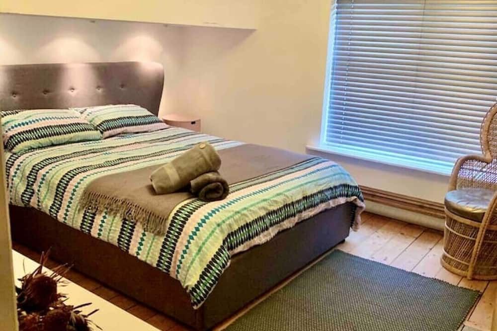 Stylish comfortable home with free parking - Manchester - Bedroom