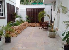 Bel Ayiti Apartments - Port Au Prince - Patio