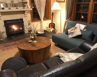 Pear Tree Hollow Cottage - Bald Hills - Sala de estar