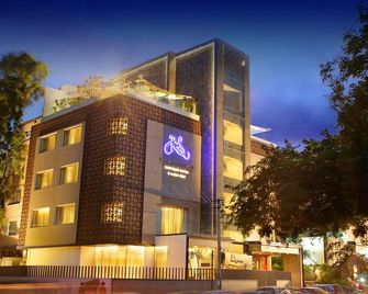 The Royale Senate Race Course, Bangalore - Bengaluru - Building