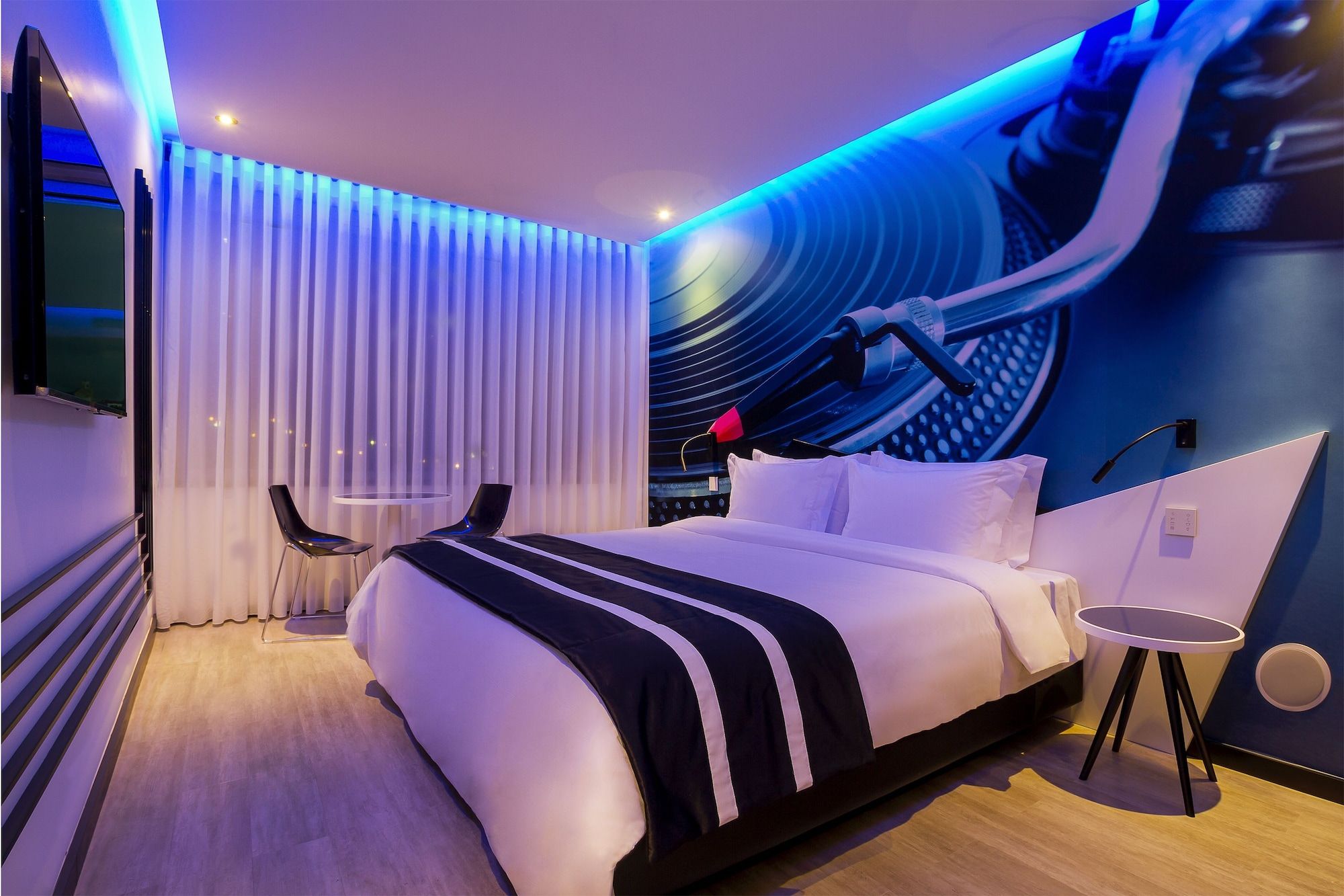 إتش إف فينيكس ميوزيك - لشبونة - غرفة نوم