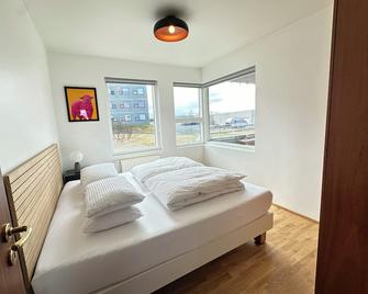 Apartment in Maríubaugur,with fantastic view over Reykjavik - Birta Rentals - Reykjavik - Bedroom