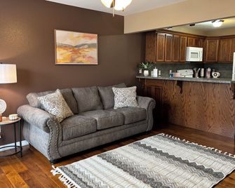 New 2 bedroom home near Downtown - West Plains - Obývací pokoj