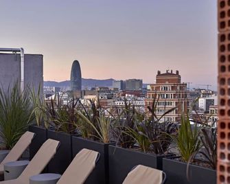 Unite Hostel Barcelona - Barcelona - Balcón