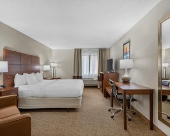 Comfort Inn Manistique - Manistique - Bedroom