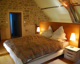 Charming 18C farmhouse halfway between Paris and the Med! - Ozolles - Habitación