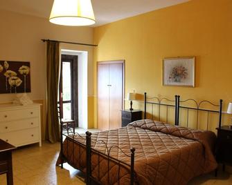 Antico Convento - Lustra - Habitación