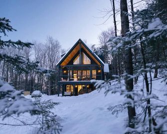 Highland Haus: stunning ski getaway with hot tub - Peru - Edificio