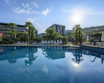 Riviera - Riva del Garda - Pool