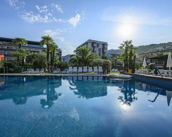 Hotel Riviera - ריבה דל גארדה - בריכה