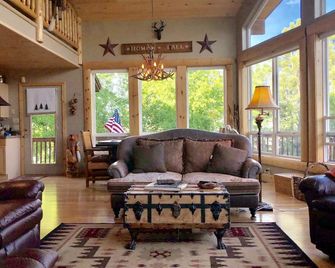 Cielo Vista! Amazing San Juan Mountain retreat - Ridgway - Living room