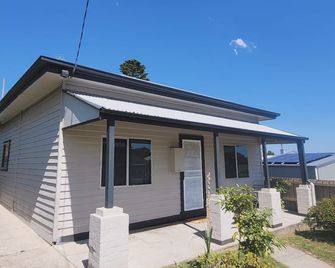 Relax and unwind in Toora. - Toora - Edificio