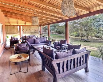 Olerai Lodge - Arusha - Patio