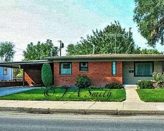 Welcome to our centrally located, Mountain IdaHome - Mountain Home - Gebäude