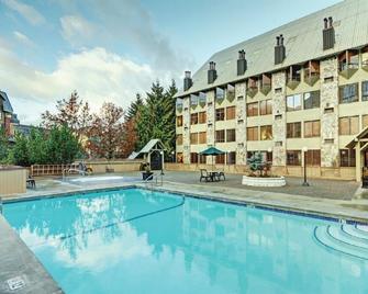 Mountainside Lodge - Whistler - Pool