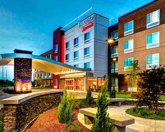Fairfield Inn & Suites by Marriott Lansing at Eastwood - Lansing - Edificio