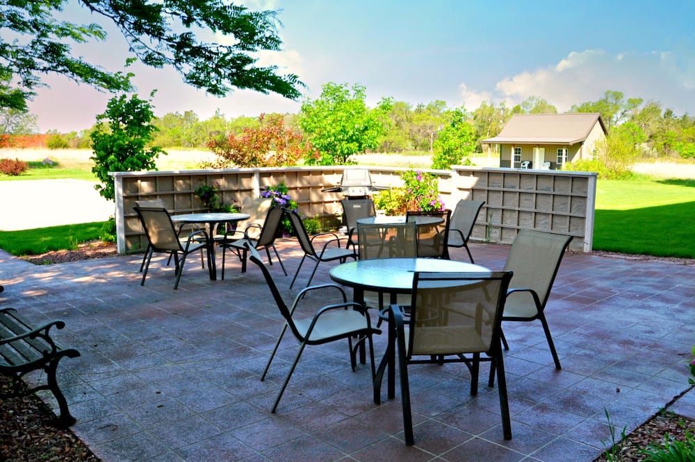 The Niobrara Lodge - Valentine - Terasa