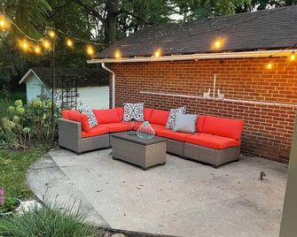Bright 3-bedroom bungalow 1.3 miles from Ross-Ade - West Lafayette - Innenhof