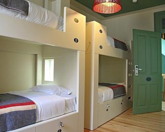 29 Madeira Hostel - Funchal - Bedroom