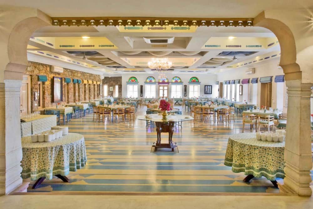 Neemrana Fort-Palace