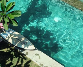 Lotide Surf Camps Lombok - Kuta - Pool